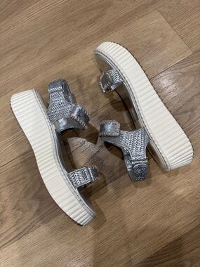 Dolce Vita Debra Metallic Silver Platform Sandals Size 9.5